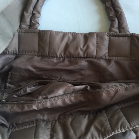 SOLD!Army green puffy bag with shoulder strap - Picture 3 of 8